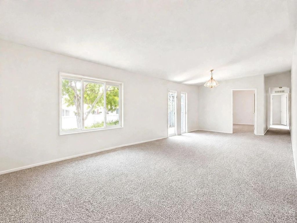804 S Sunchase Dr