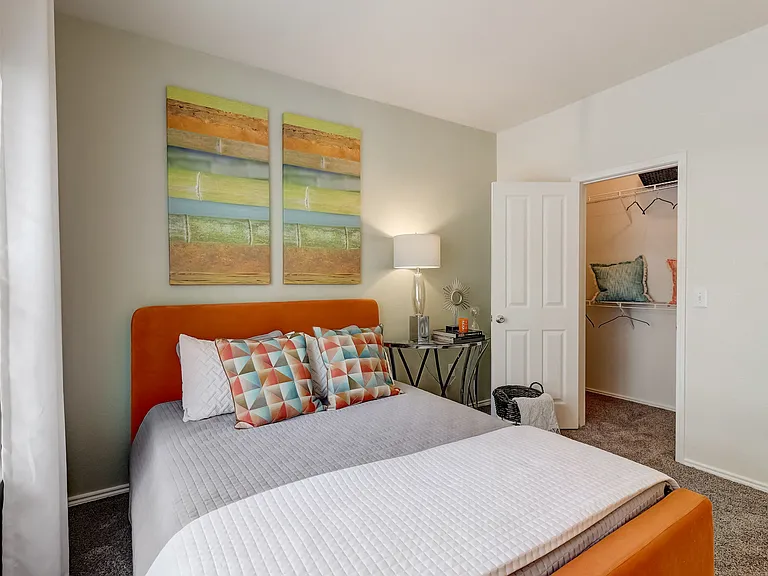 Riverbend Apartments — Photo 14