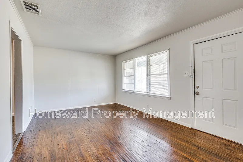 Building Photo - 4256 Standish Rd
