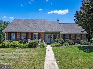 2869 Southwick Dr, Lancaster, PA 17601