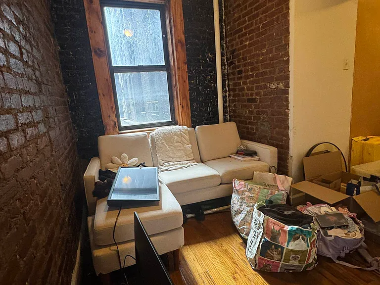 540 E 5th St #5 — Photo 21
