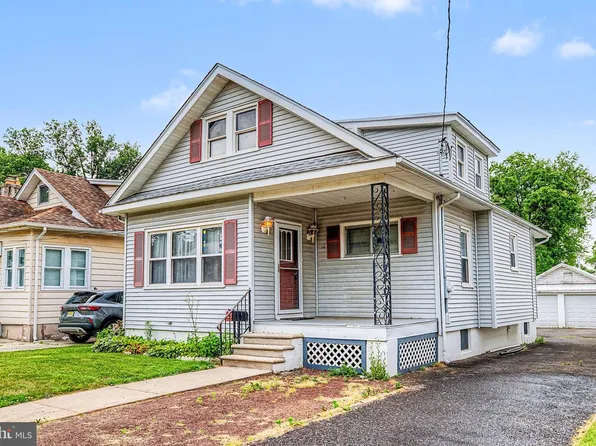 34 Ridgeway Ave, Oaklyn, NJ 08107