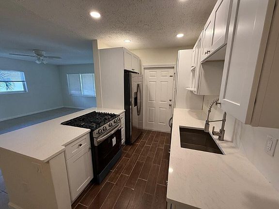 4th image of 265 SW 7th St APT 4