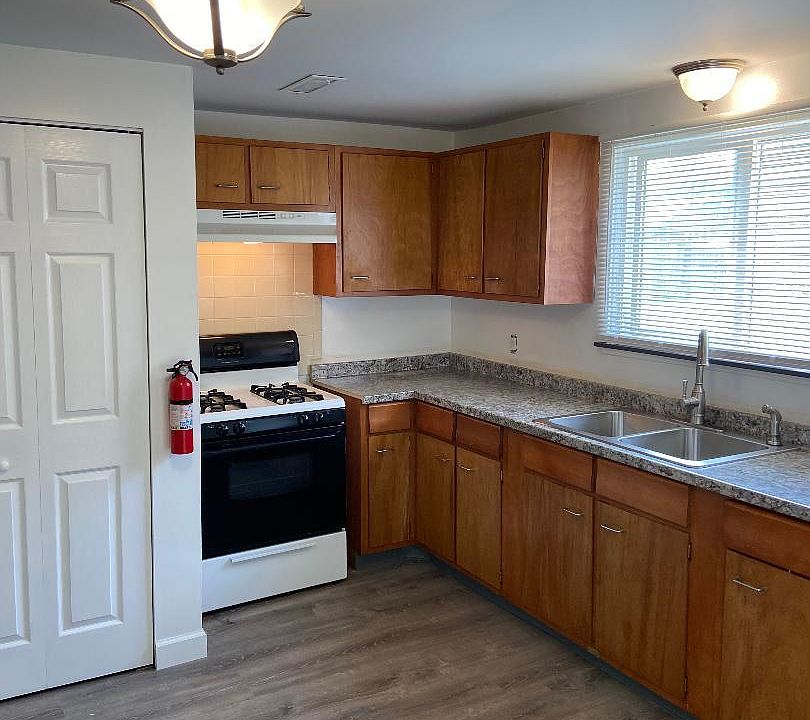 1st image of 61 Strasbourg Dr
