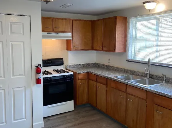 61 Strasbourg Dr, Buffalo, NY 14227