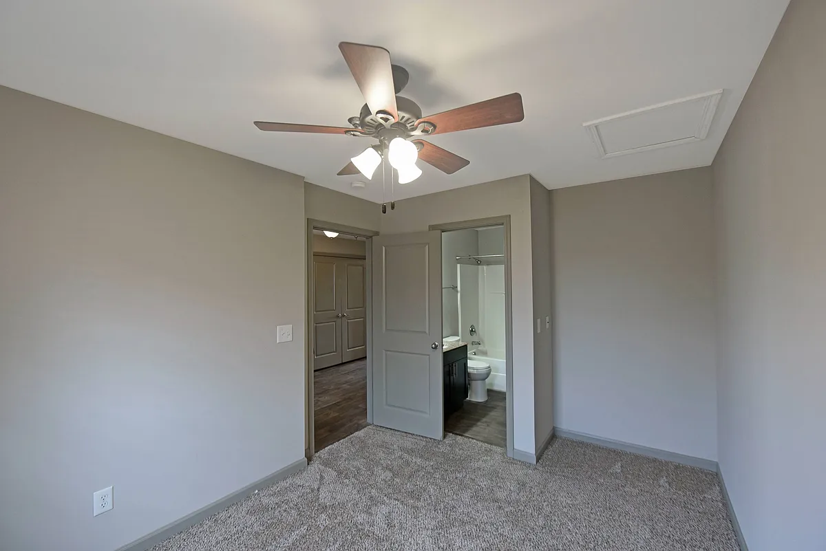 Spacious Bedroom - Verve