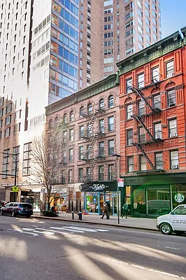 Rented by Compass | media 27