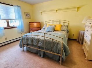 140 Riverside Dr, Cheboygan, MI 49721