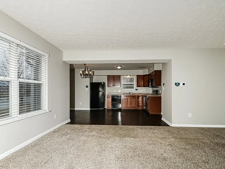 1396 Pencross Ln — Photo 10