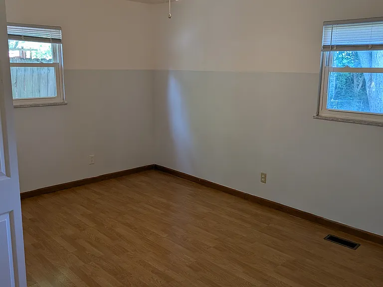 902 S Duncan Rd — Photo 5