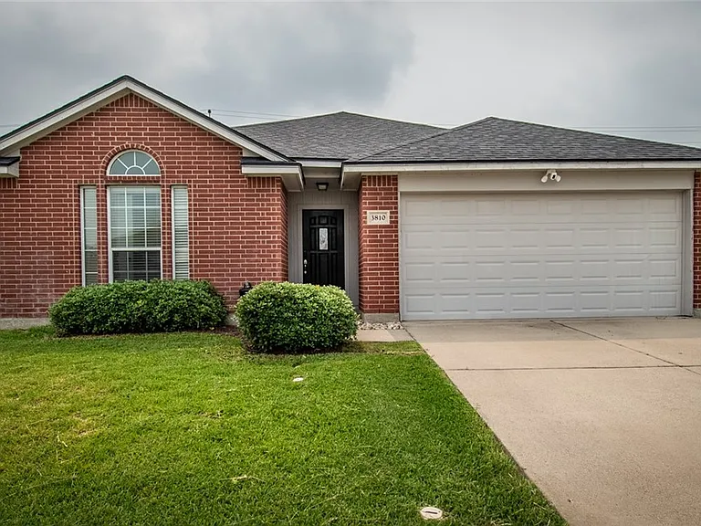 3810 Los Arroyos Dr — Photo 3