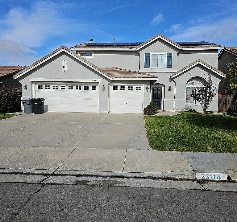 Front Yard_Exterior_1 (25)_01042024