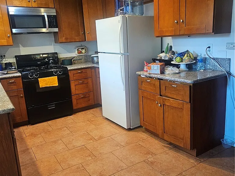 2546 E Park Ln — Photo 3