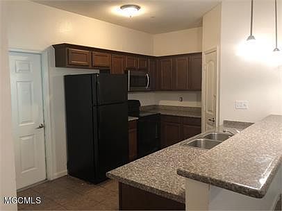 3rd image of 692 Layton Dr