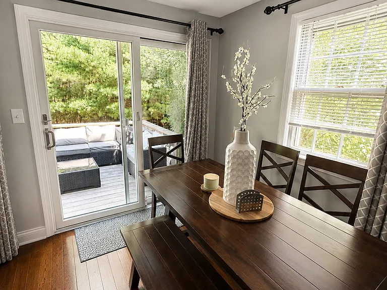 25 Reservoir Rd #B4 — Photo 4