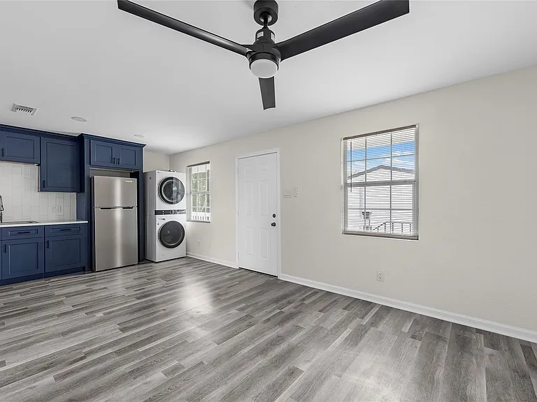 7616 Grahamcrest Dr — Photo 3