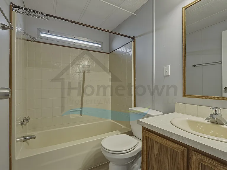 468800 N Highway 95 #15 — Photo 3