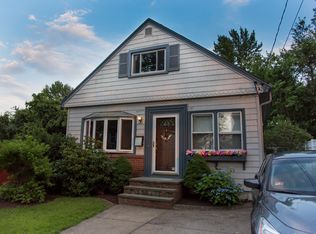 18 Winona St, Providence, RI 02904