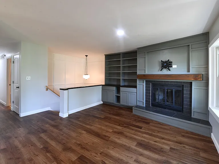 2706 Christy Ave — Photo 10