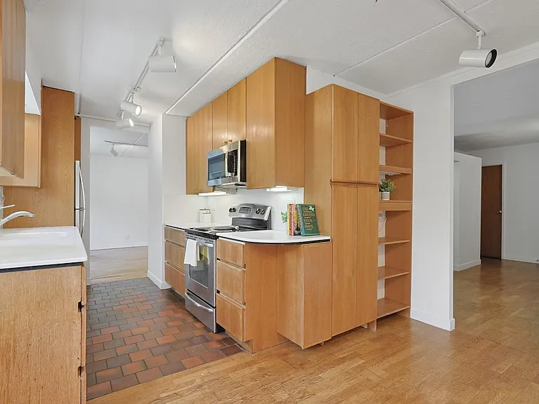 412 Benedict Ave #6C — Photo 14
