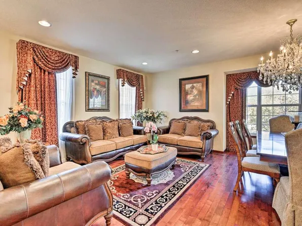 5592 Village Creek Pkwy N, Brooklyn Park, MN 55443
