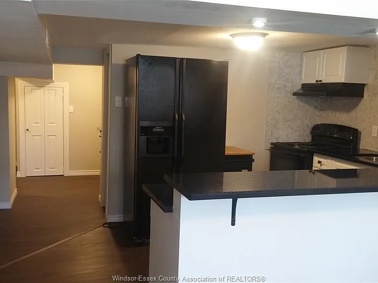 702 Lincoln Rd #LOWER — Photo 3