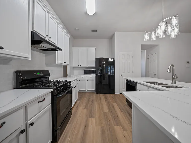 3904 Oakhurst Ln — Photo 11