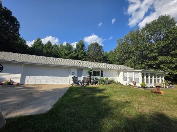 W6583 Porters Lake Rd, Wautoma, WI 54982