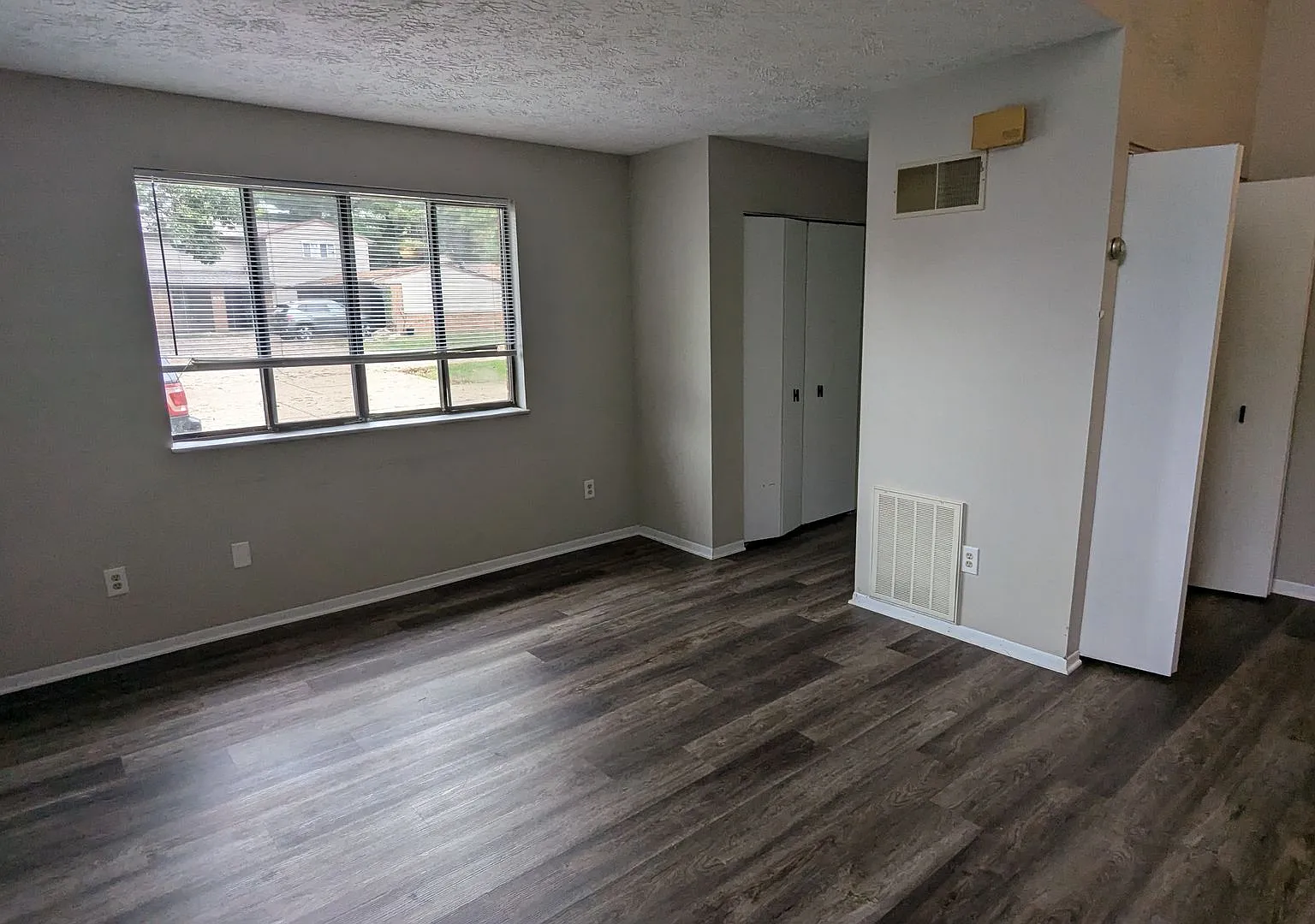 MN Cedar Village (801) — Photo 3