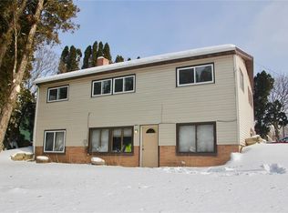 1372 J Ave NE, Cedar Rapids, IA 52402