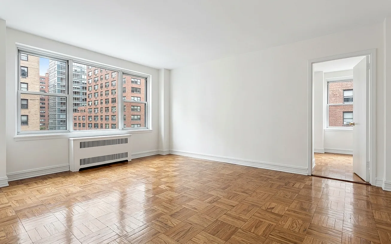 888 Eighth Avenue — Photo 1