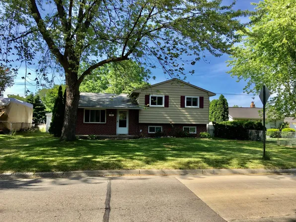 839 Hawthorne Ave, Ypsilanti, MI 48198