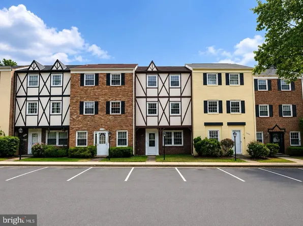 14761 Ealing Ct, Centreville, VA 20120