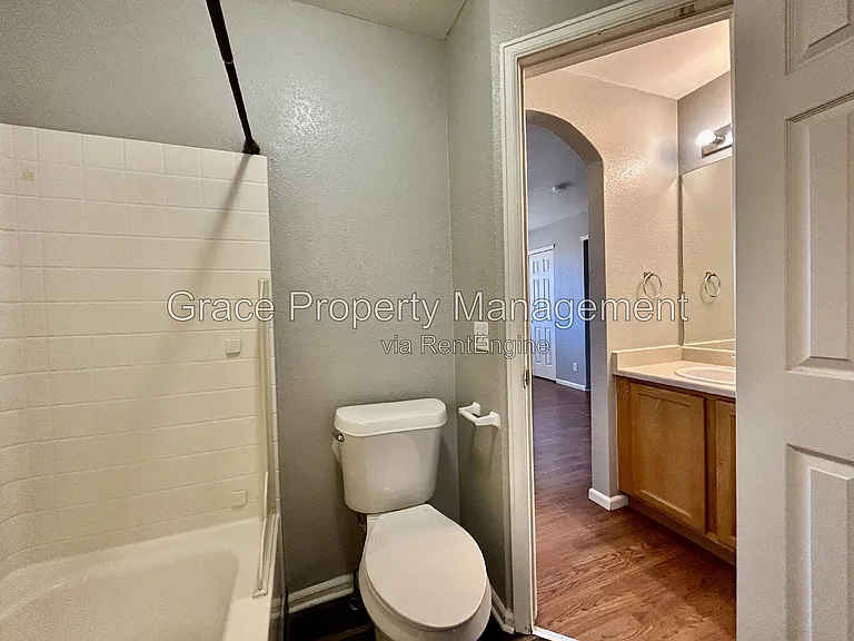 424 W 91st Cir — Photo 10