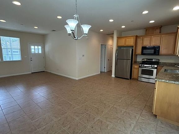 4th image of 1217 Jennings Ave