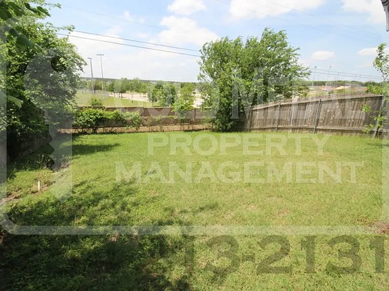 1520 Shoshoni Trl — Photo 30