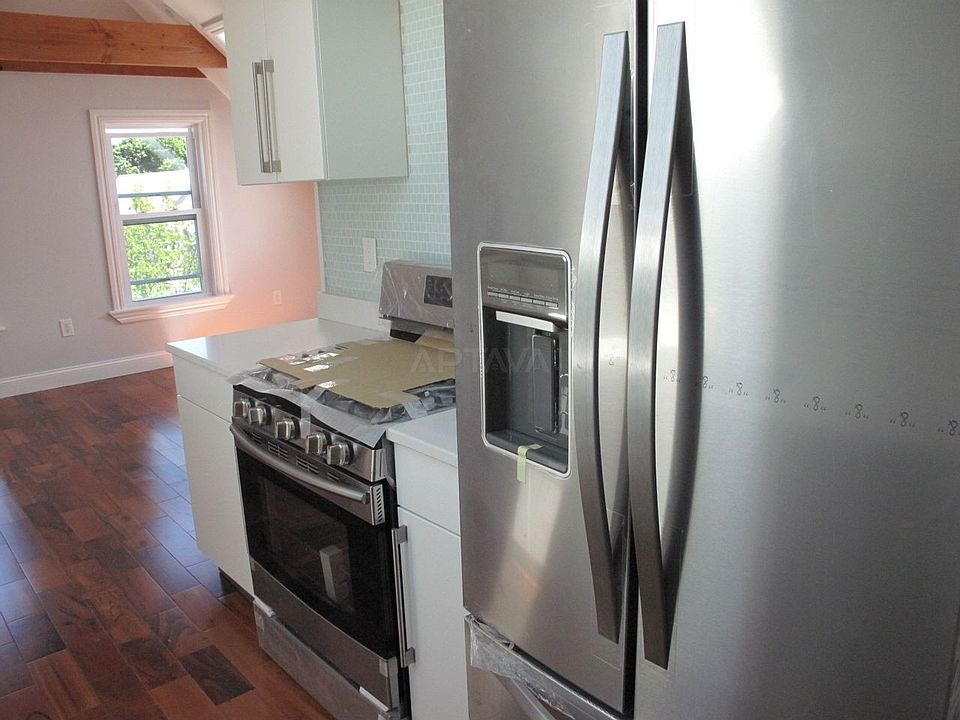 1st image of 40 Orchard St #3