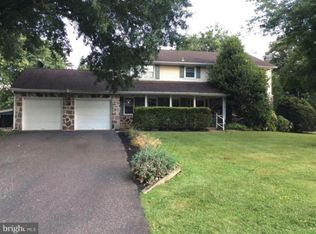 2400 Laurel Dr, Cinnaminson, NJ 08077
