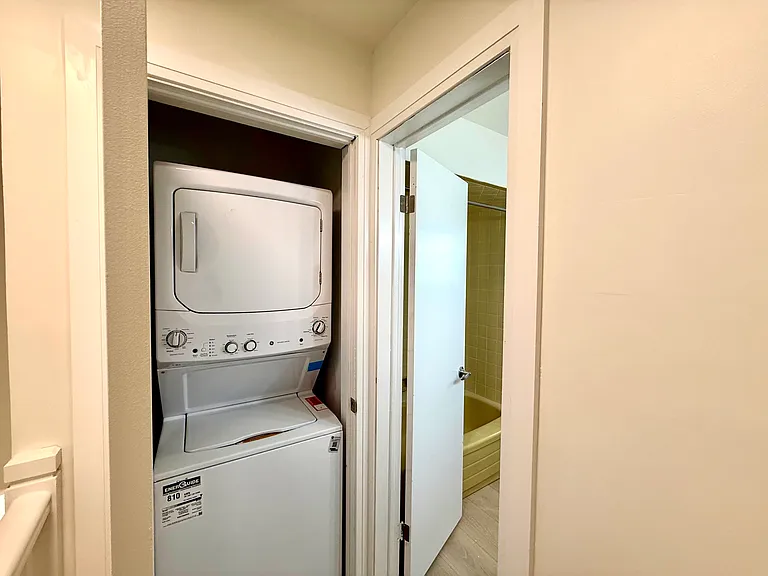 25 Meadowbrook Cres #1 — Photo 16