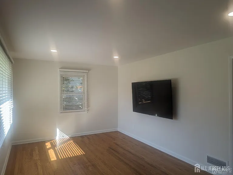 6 Hillside Ave — Photo 11