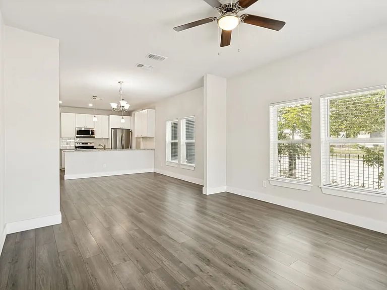 1201 S Palmetto — Photo 9