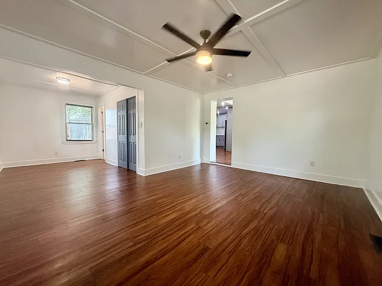 113 N Wright St — Photo 14