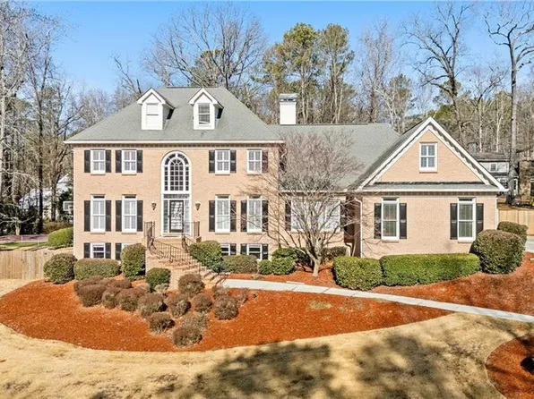 2085 Innsfail Dr, Snellville, GA 30078