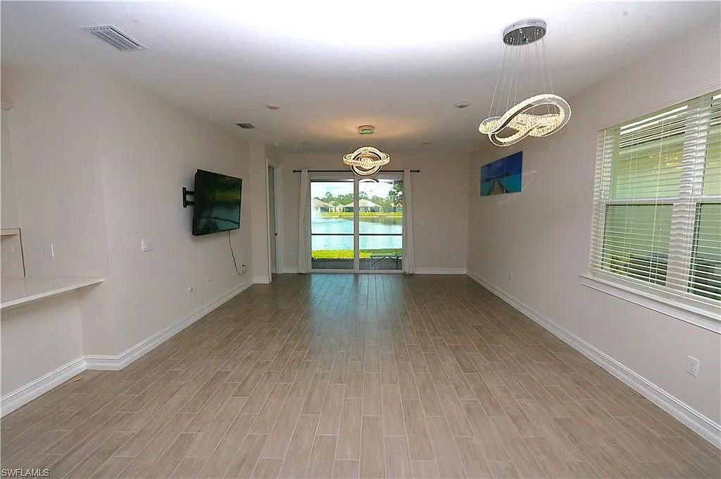 2 bed, 2.0 bath, 1496 sqft, $2,500 — Photo 3
