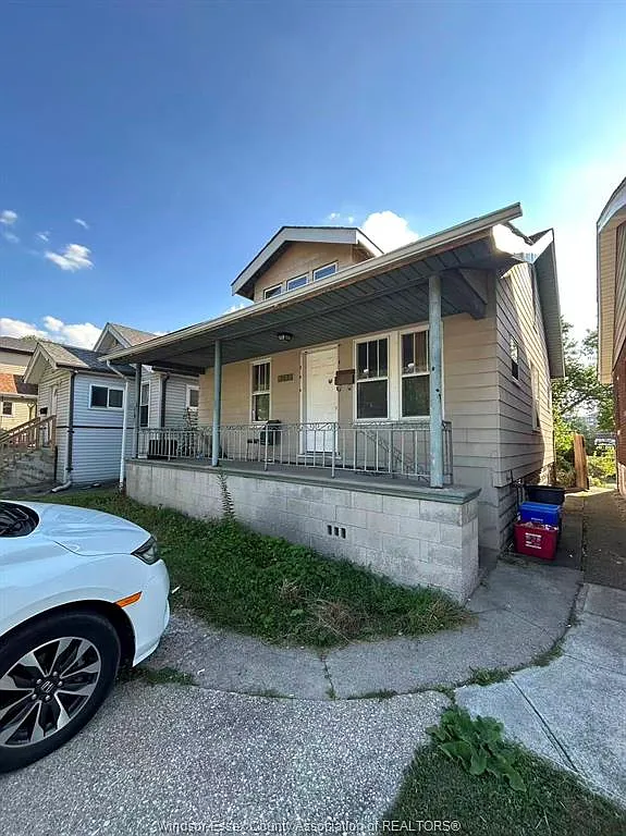 5 bed, $1,850 — Photo 1