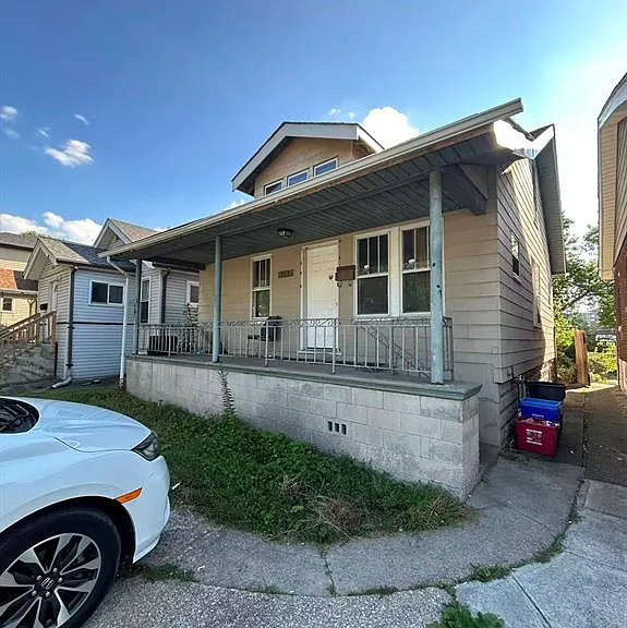 743 Randolph Ave — Photo 1