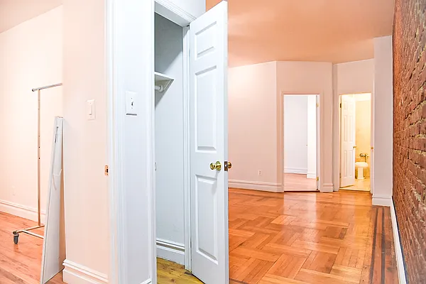 Rented by Lang Realty LLC | media 15