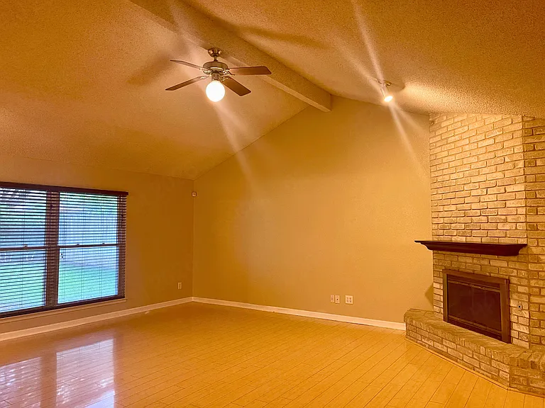 9247 Ridge Grove St — Photo 4