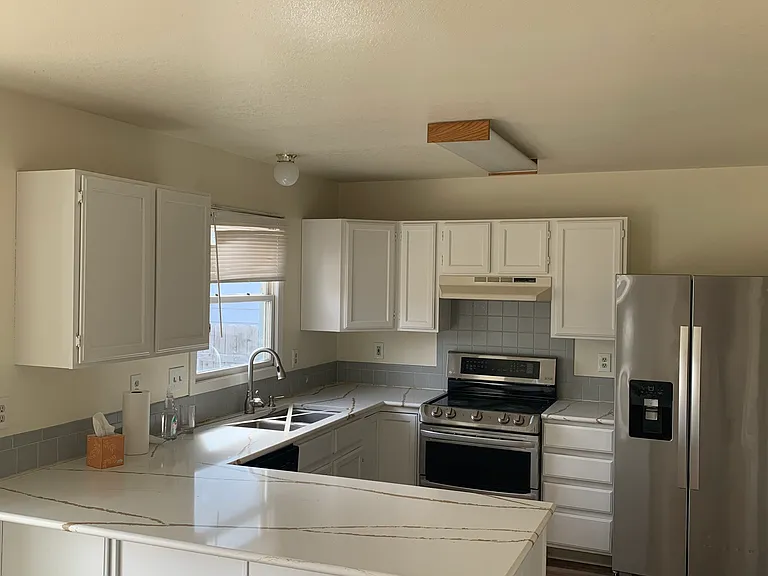 1716 Spencer St — Photo 5