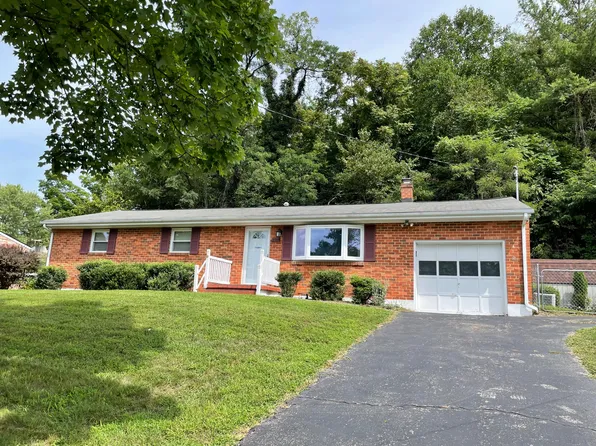 2704 Hillbrook Dr, Roanoke, VA 24018